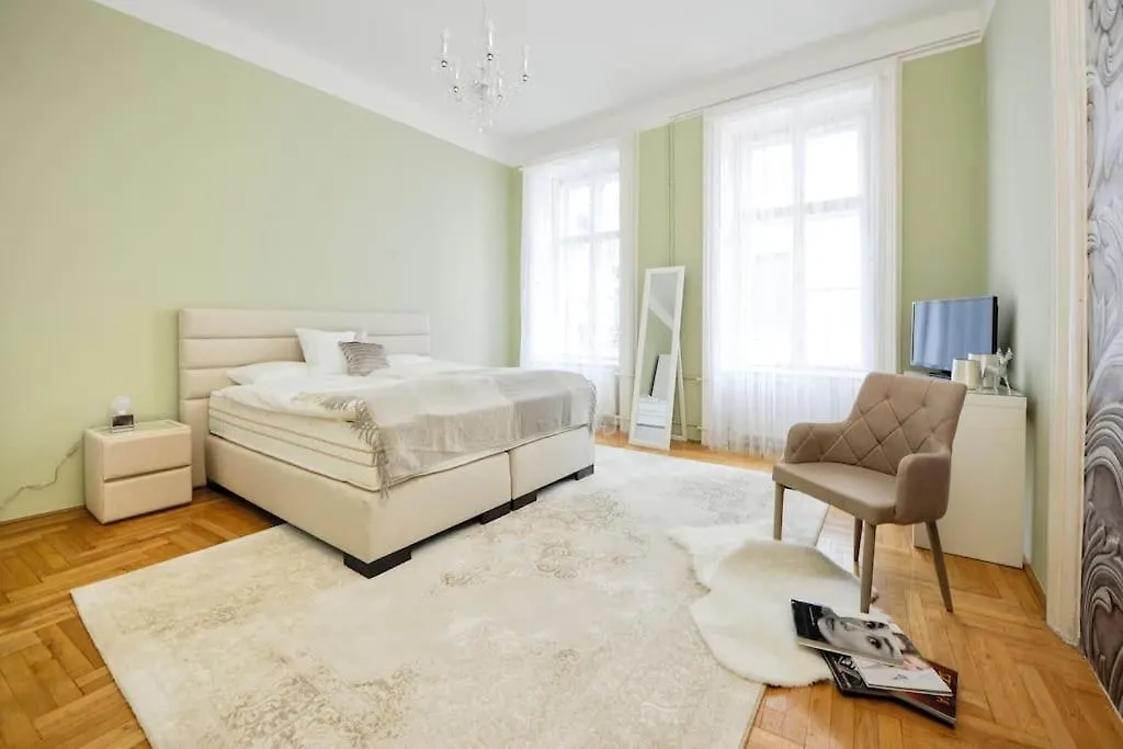Danubio **** 3 Bedrooms - Next To The River 布达佩斯